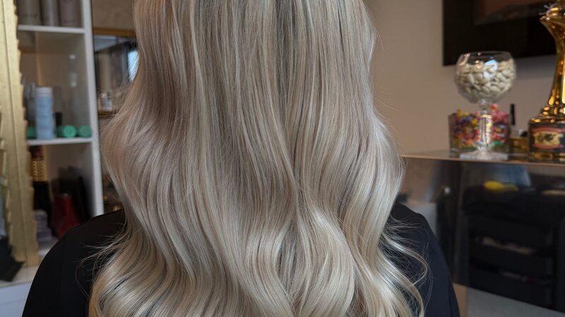 Delo Valentina Gibicarja: hladna blond barva